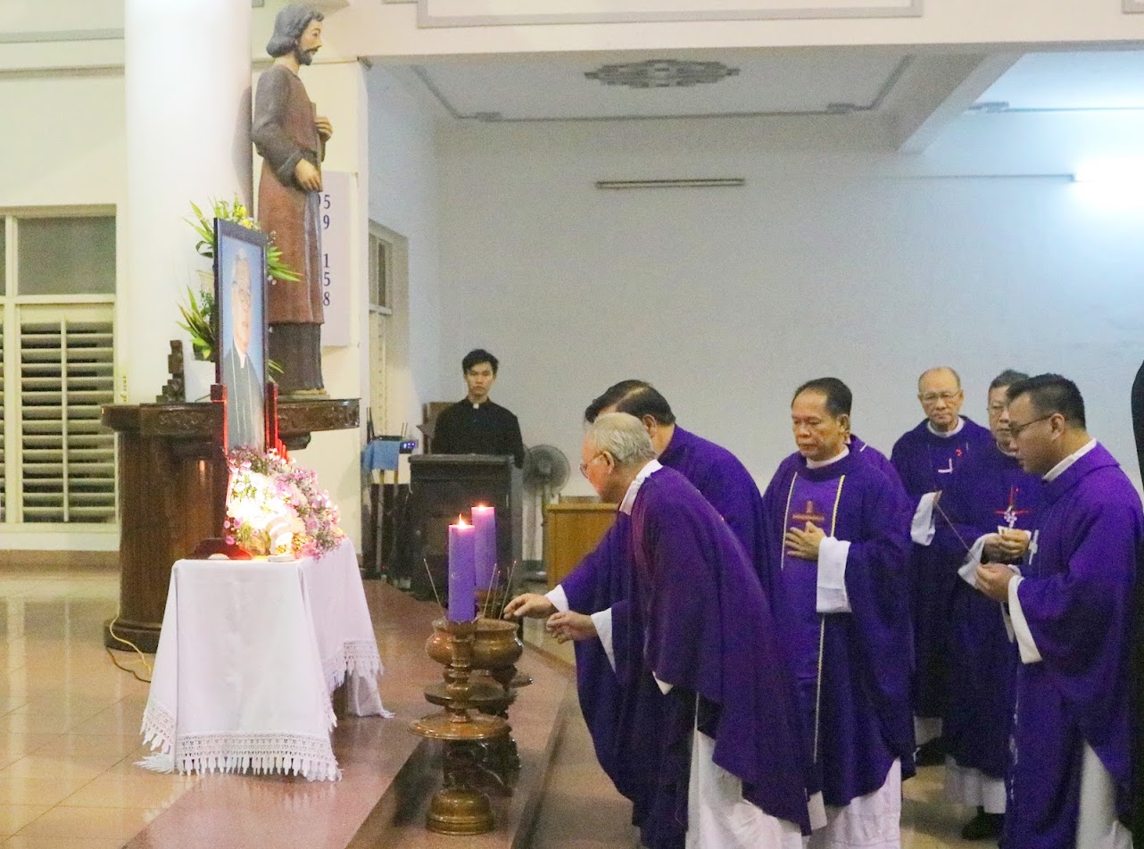 Lễ giỗ lần thứ 19 Đức cha Ph&ecirc;r&ocirc; Nguyễn Văn Nho tại ĐCV Sao Biển