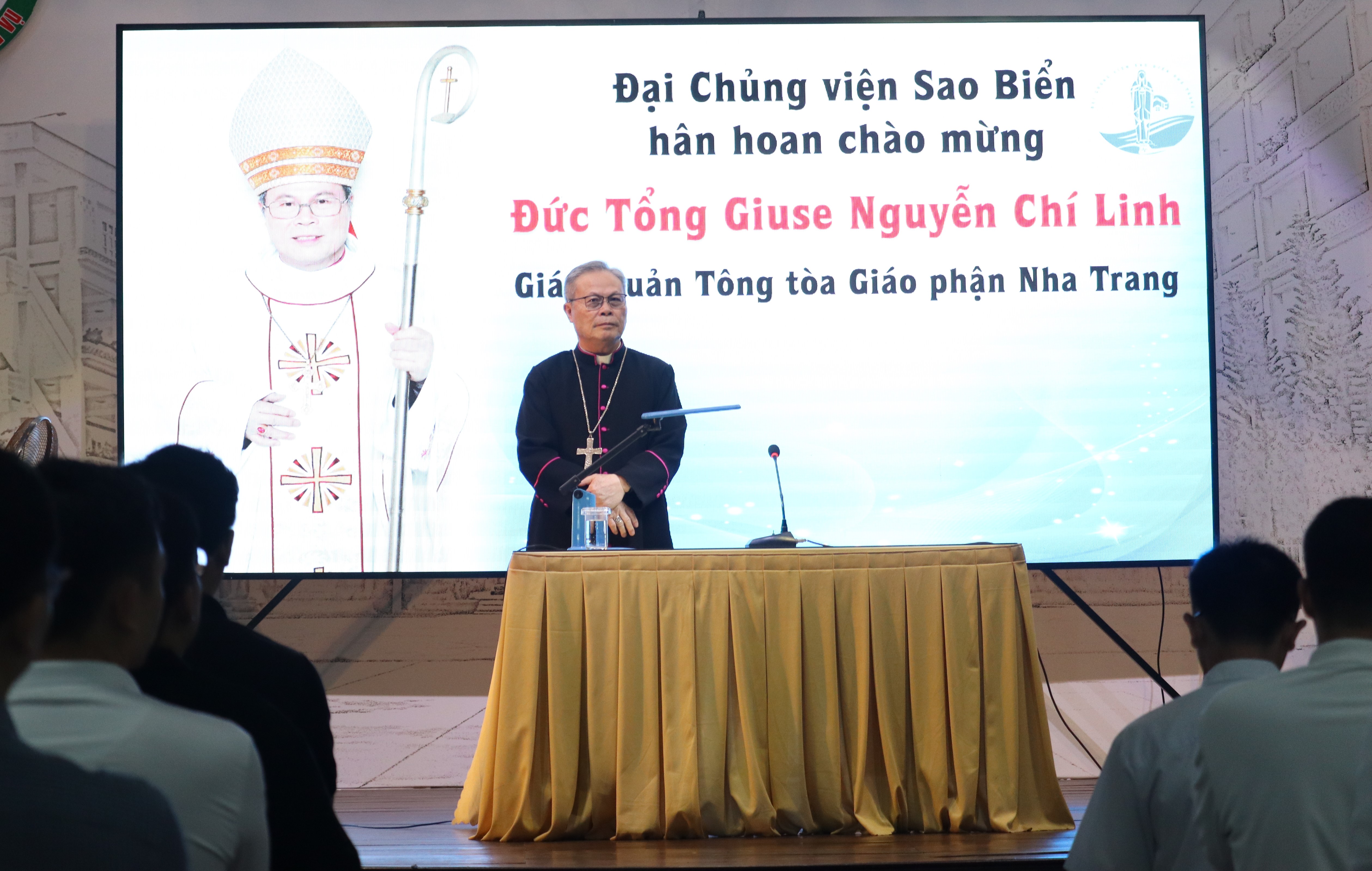 ''C&aacute;c chủng sinh h&atilde;y trở n&ecirc;n m&ugrave;a xu&acirc;n mới cho Gi&aacute;o hội''