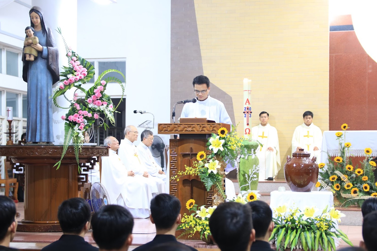 Th&aacute;nh lễ Tạ ơn c&aacute;c t&acirc;n Linh mục Gi&aacute;o phận Qui Nhơn kho&aacute; XV tại Đại Chủng viện Sao Biển Nha Trang