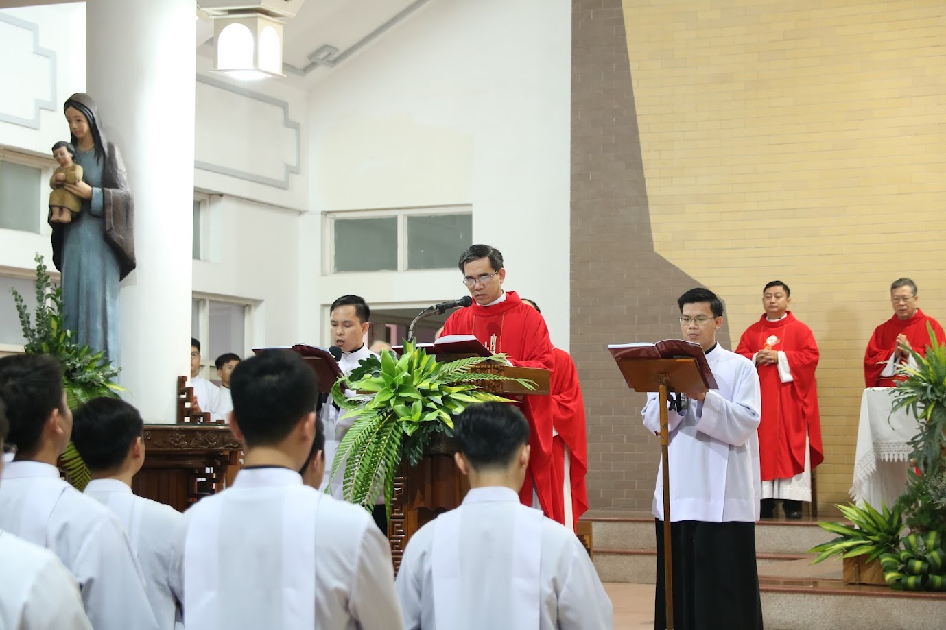 Ch&uacute;a nhật Lễ L&aacute;, khởi đầu Tuần Th&aacute;nh 2023 tại Đại Chủng viện Sao Siển Nha Trang